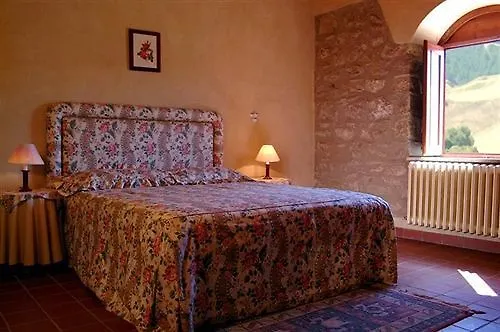 Hotel Monaco Di Mezzo Resuttano 4*,